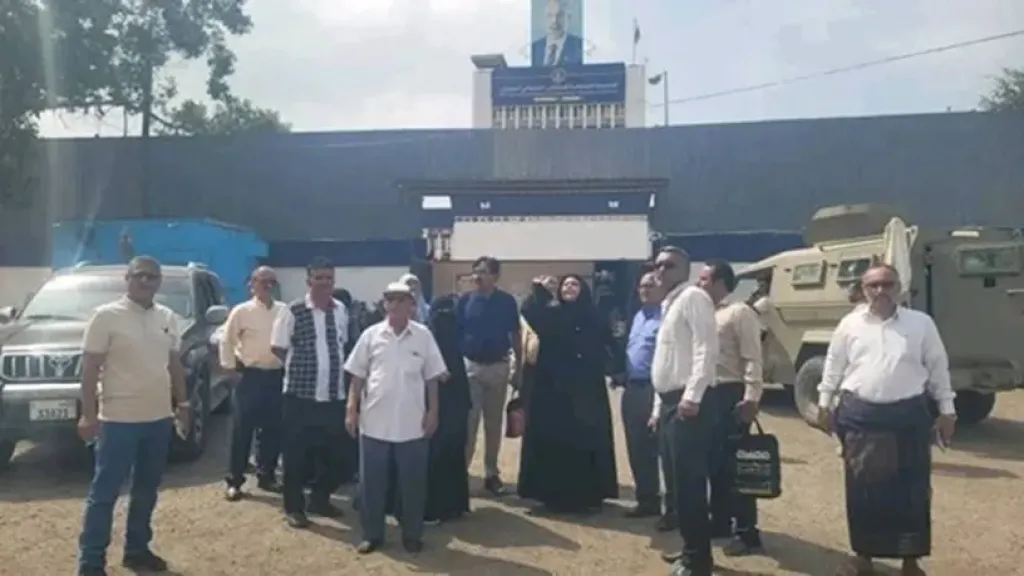 قيادي في الانتقالي المنحل يوجه صفعة لـ أنصار عيدروس الزبيدي بعد قرار إغلاق الجمعية الوطنية